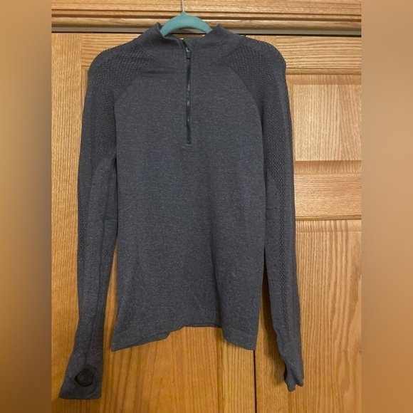 Fabletics Pullover Large 1/4 zip - Picture 1 of 6